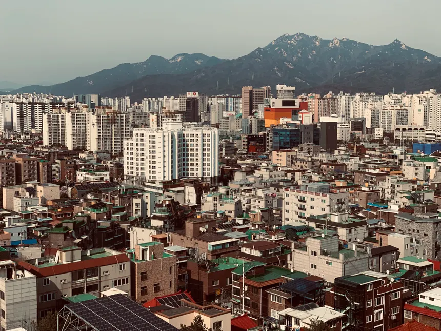 South Korea Teaching Jobs for Non-Native Speakers: Opportunities and Challenges