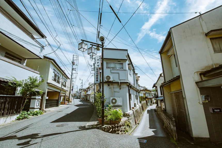 Living Costs for English Teachers in Japan: Tokyo vs Regional Cities Explained